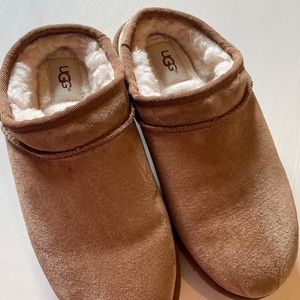 Ugg Slip on shoes a 8